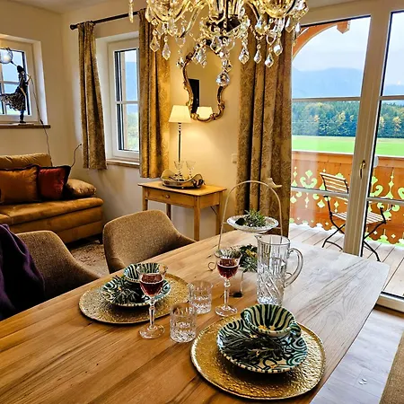 Lippingergut - Des Kaisers Kammer Apartment